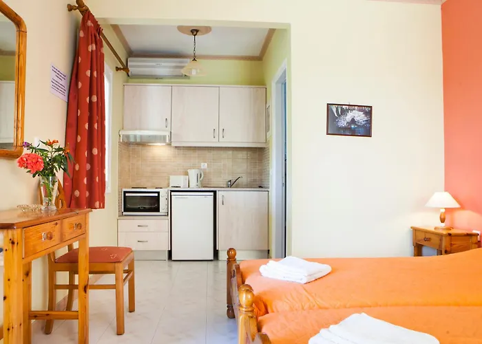 Tzivras Villa & Apartments
