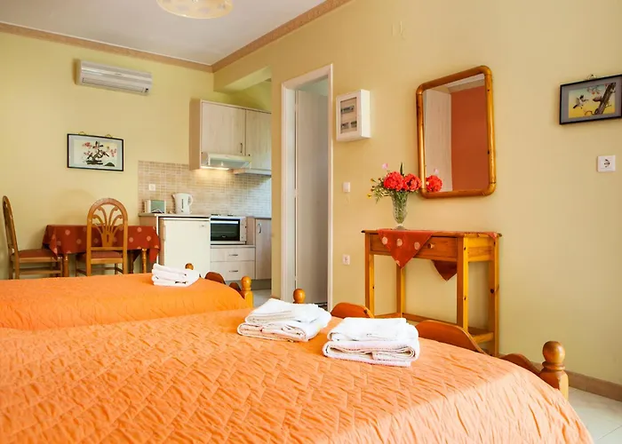 Tzivras Villa & Apartments